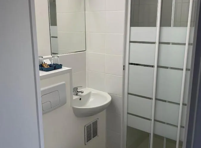 Fast Hotel Brie-Comte-Robert